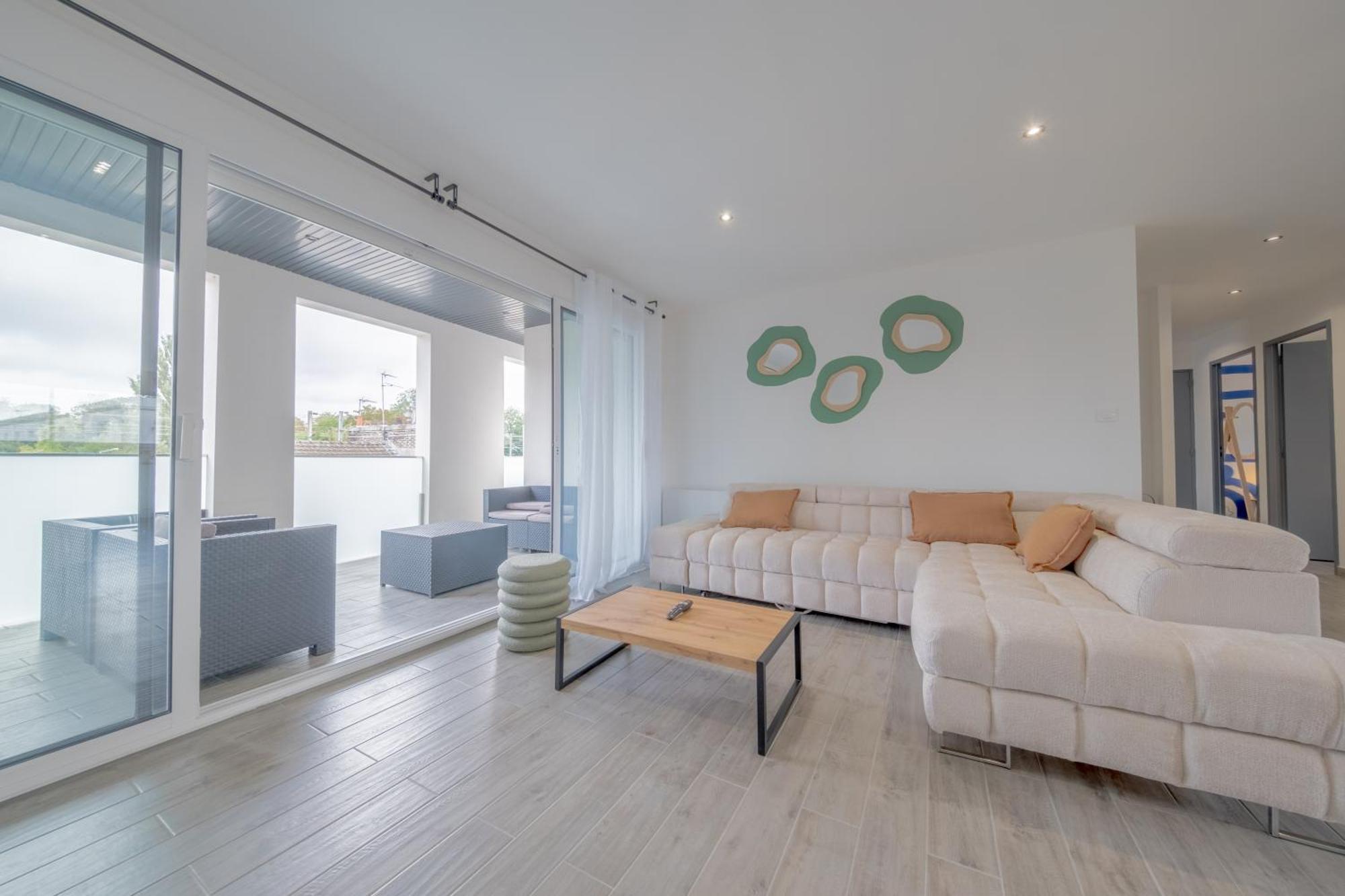 Le Trianon - Parking Prive Apartment แร็งส์ ภายนอก รูปภาพ